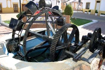 Noria para la extracción de agua Noria para la extracción de agua