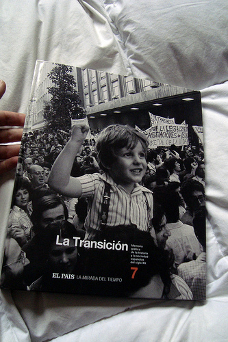 Portada del libro "La Transición" publicado por El País