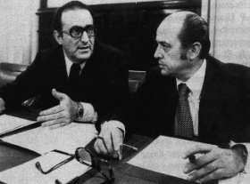 Enrique Fuentes Quintana con Francisco Fernández Ordóñez.