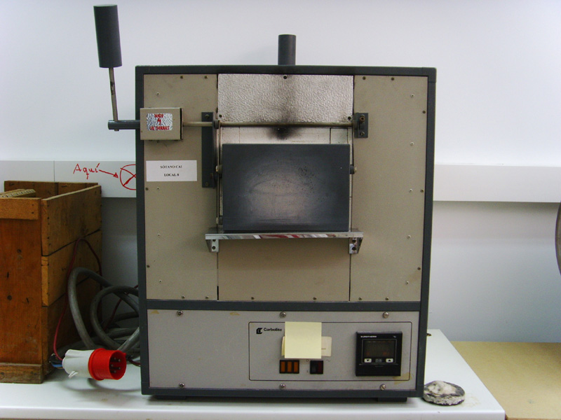 Horno para tratamientos térmicos en la Universidad Complutense de Madrid